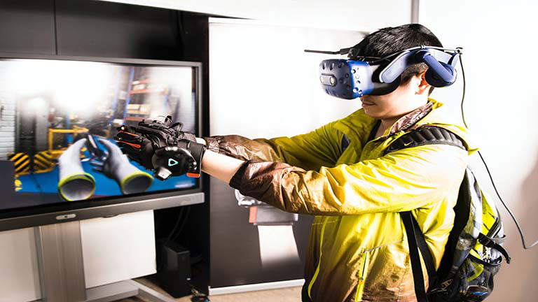 AR/VR Take Smart Manufacturing Beyond Automation